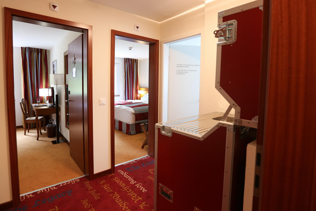 Hotel Des Inventions Ecublens  Oda fotoğraf