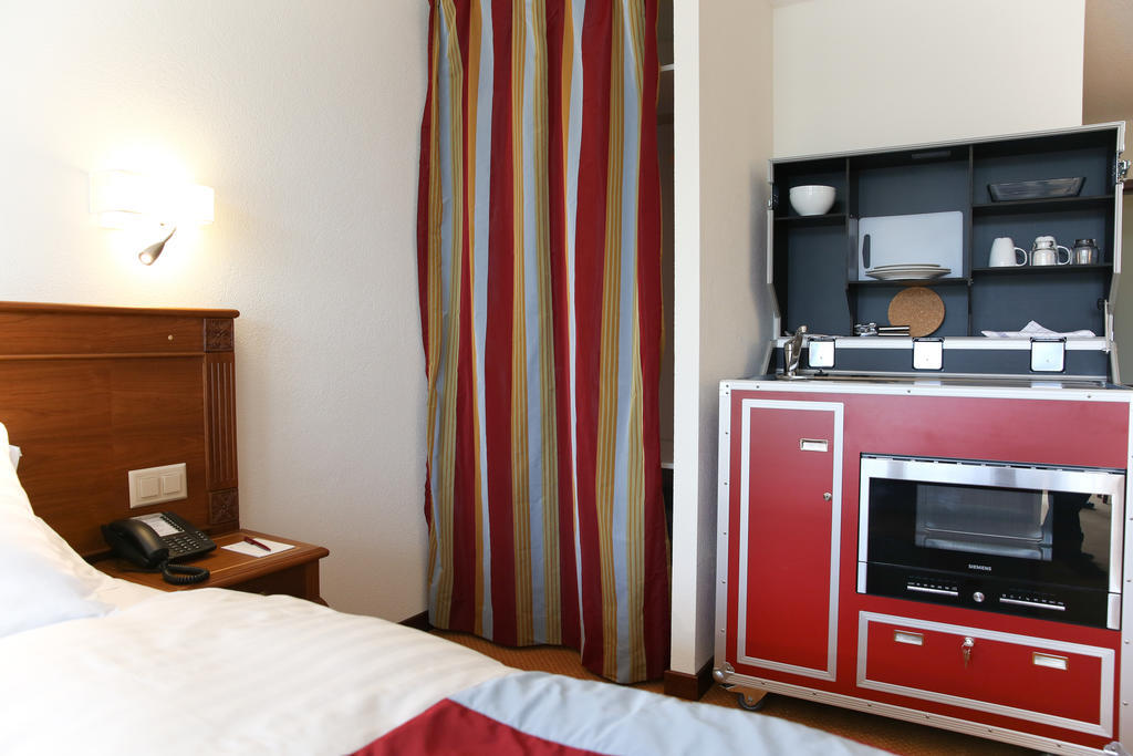 Hotel Des Inventions Ecublens  Oda fotoğraf